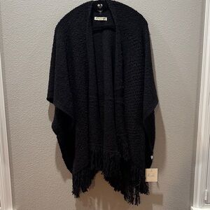 🖤✨ NWT Riah Rachel Black Fringe Knit Wrap ✨🖤